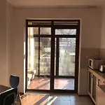 One Bedroom Flat With Garden And Barbeque Apartmán *