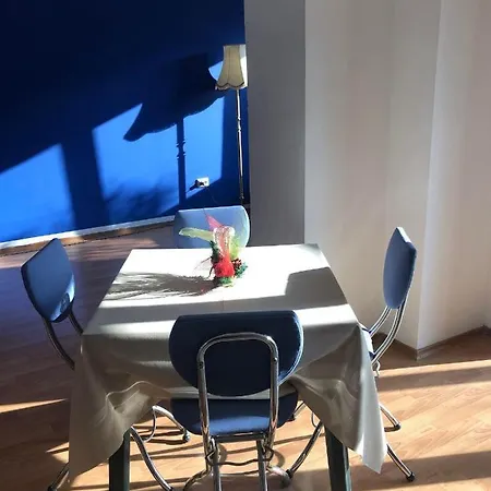 Lägenhet One Bedroom Flat With Garden And Barbeque