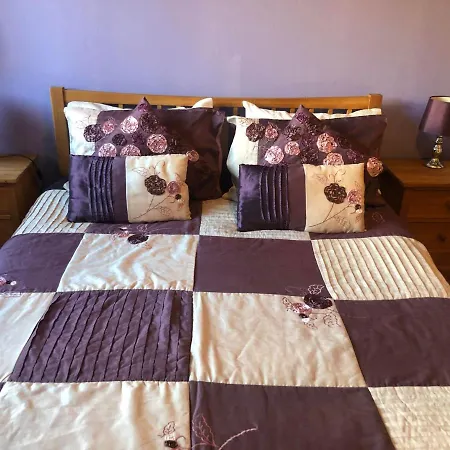 شقة One Bedroom Flat With Garden And Barbeque