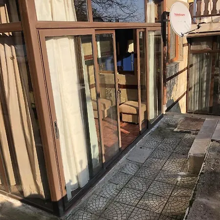 One Bedroom Flat With Garden And Barbeque Lägenhet *