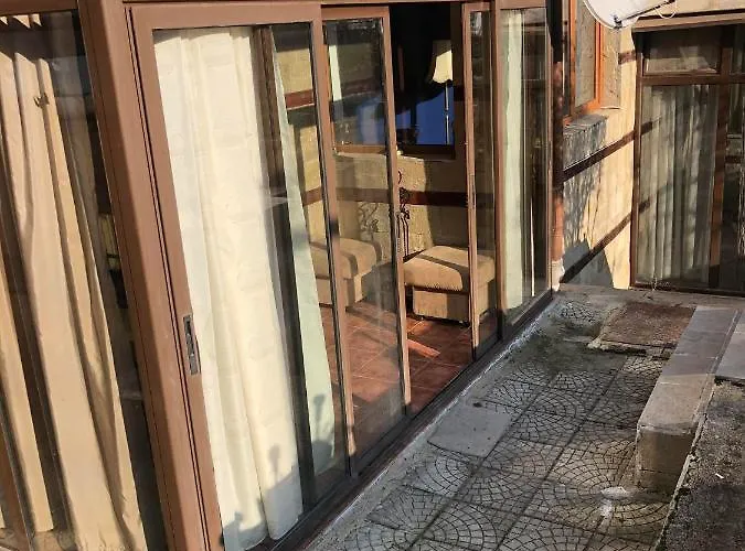 One Bedroom Flat With Garden And Barbeque Apartment *